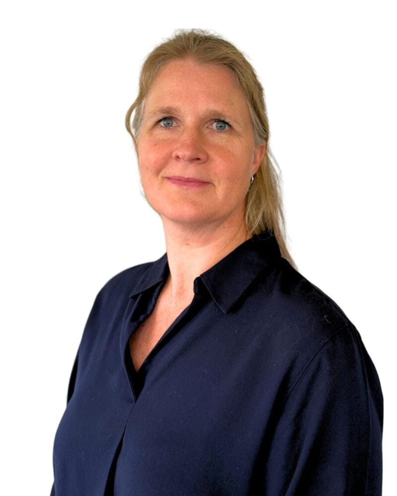 Receptionist/Patient Services Administrator Jose Biewinga-Lind.