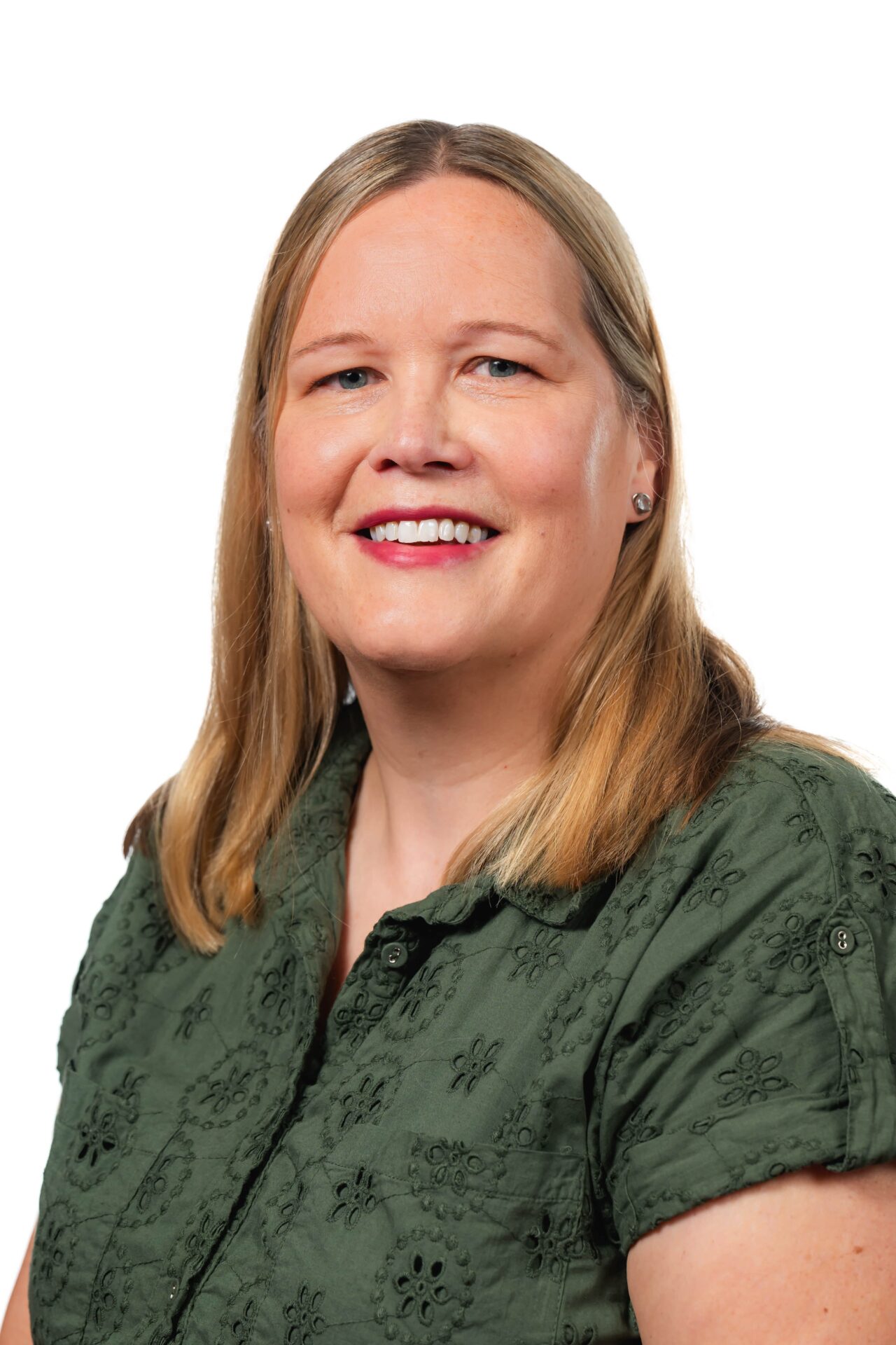 Leona Crookston - FINAL-min Leona Crookston - FINAL-min