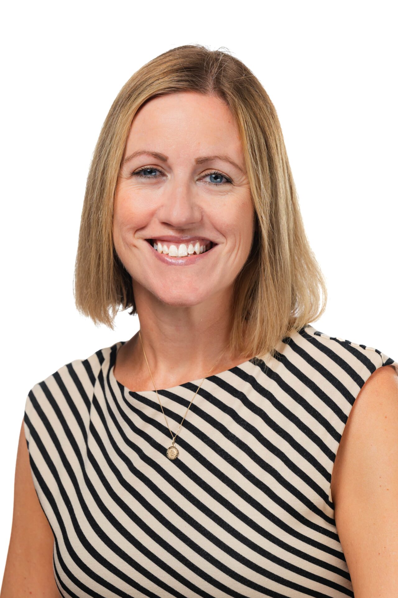 Louise Coombes - FINAL_-min Louise Coombes - FINAL_-min